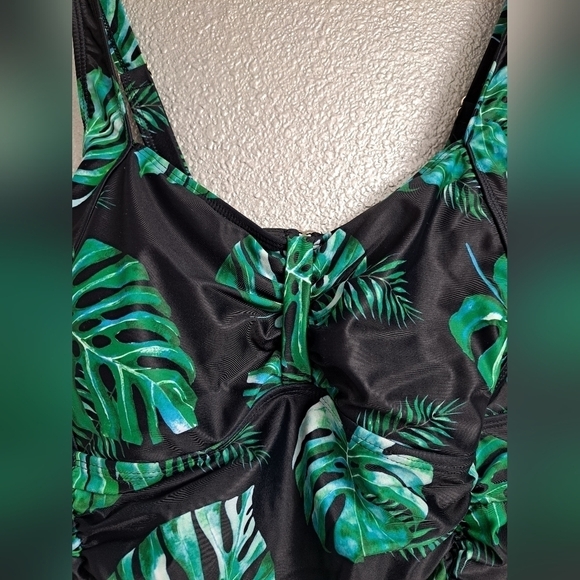 NWT DACI One Piece Swimsuit  Size XL - Picture 3 of 5